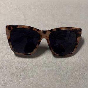 Chic Tortoise Shell Women's Sunglasses
